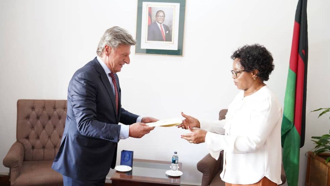 Ambassador Extraordinary and Plenipotentiary of Georgia, Roland Beridze, presented the copies of his credentials to the Minister of Foreign Affairs of the Republic of Malawi, Ms. Nancy Tembo.